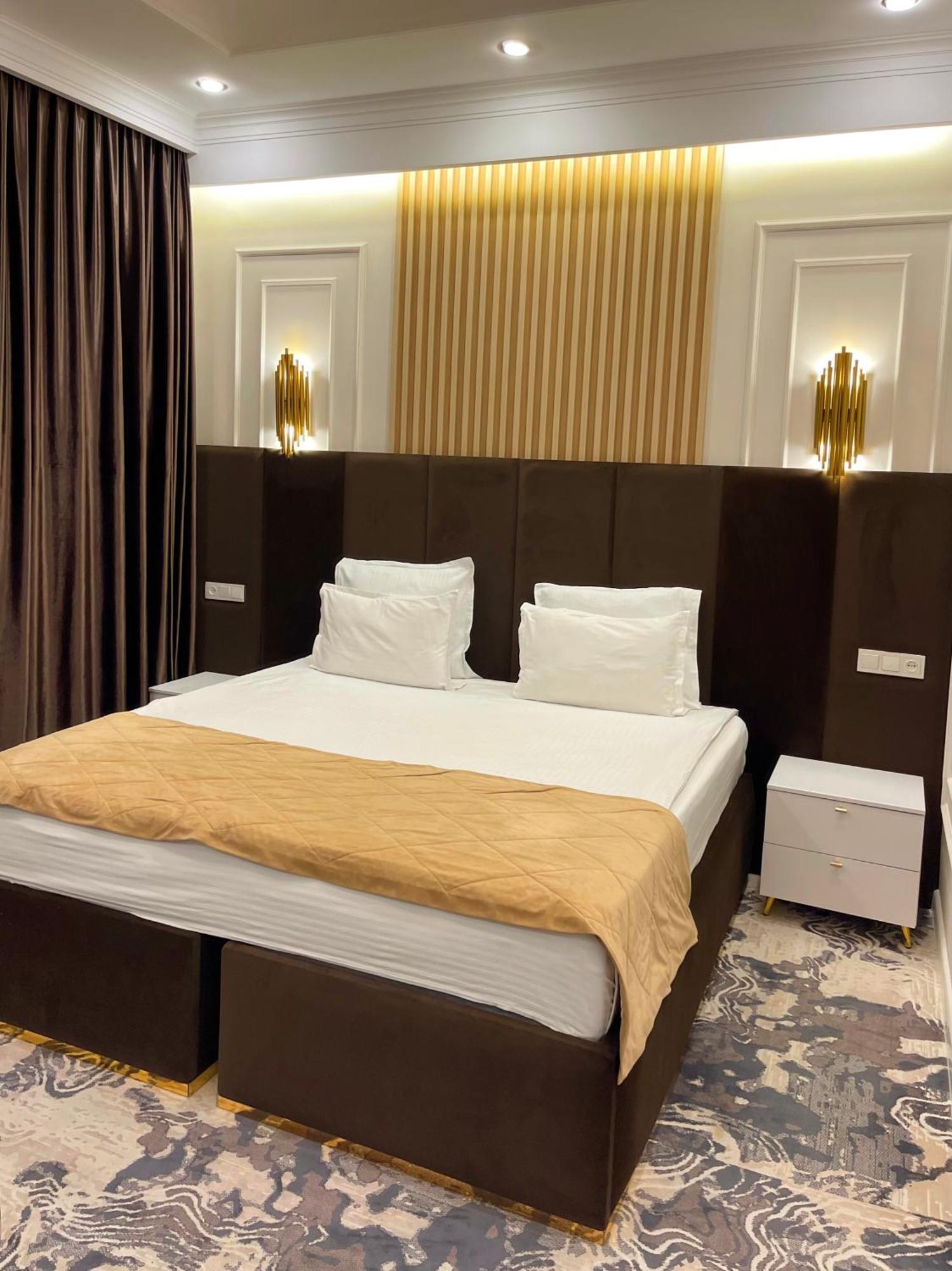 Jasmine Hotel ทาราซ ภายนอก รูปภาพ